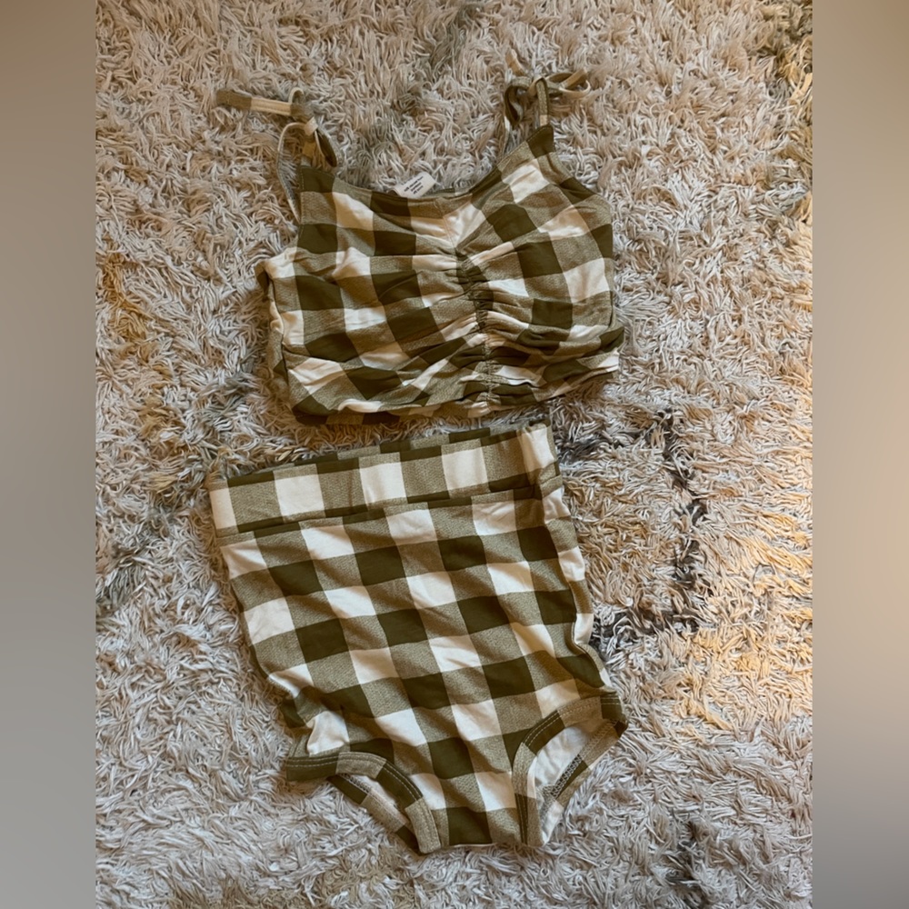 Kate Quinn set 12-18 months NWT